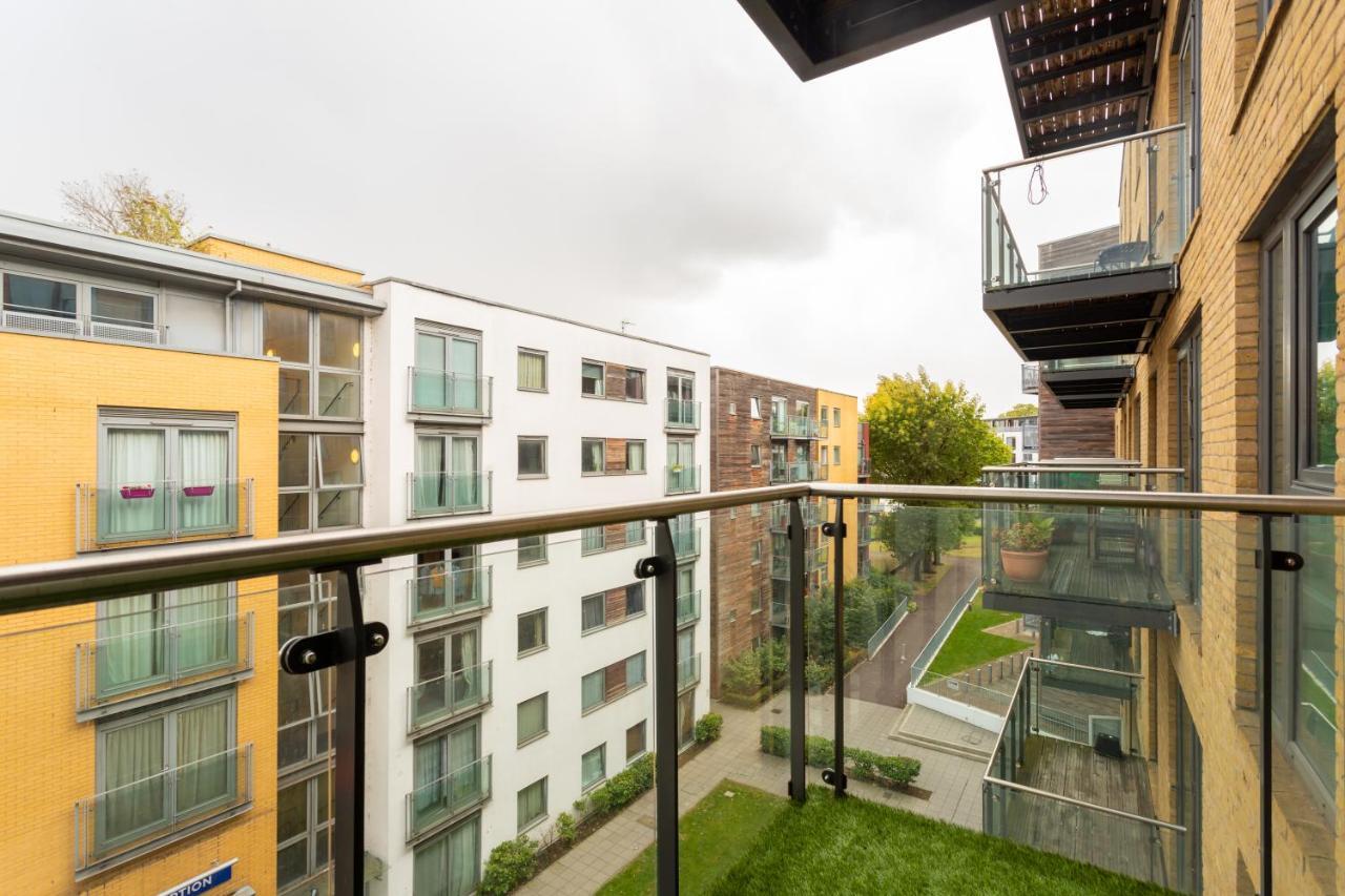 Amazing Modern 2 Bedroom Flat In Greenwich For 4 People London Bagian luar foto