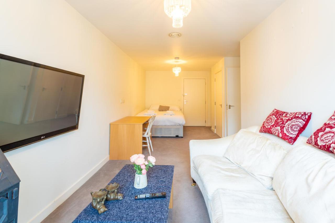 Amazing Modern 2 Bedroom Flat In Greenwich For 4 People London Bagian luar foto