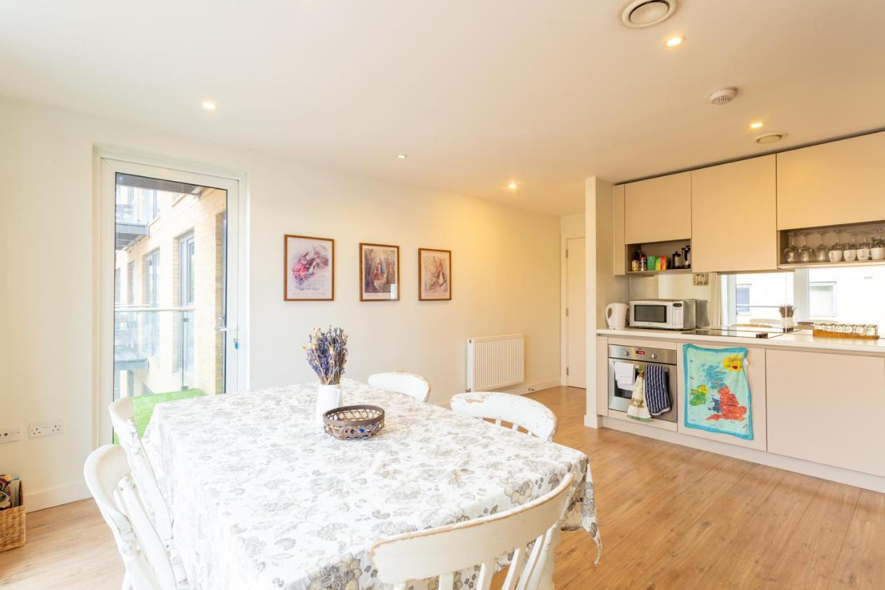 Amazing Modern 2 Bedroom Flat In Greenwich For 4 People London Bagian luar foto
