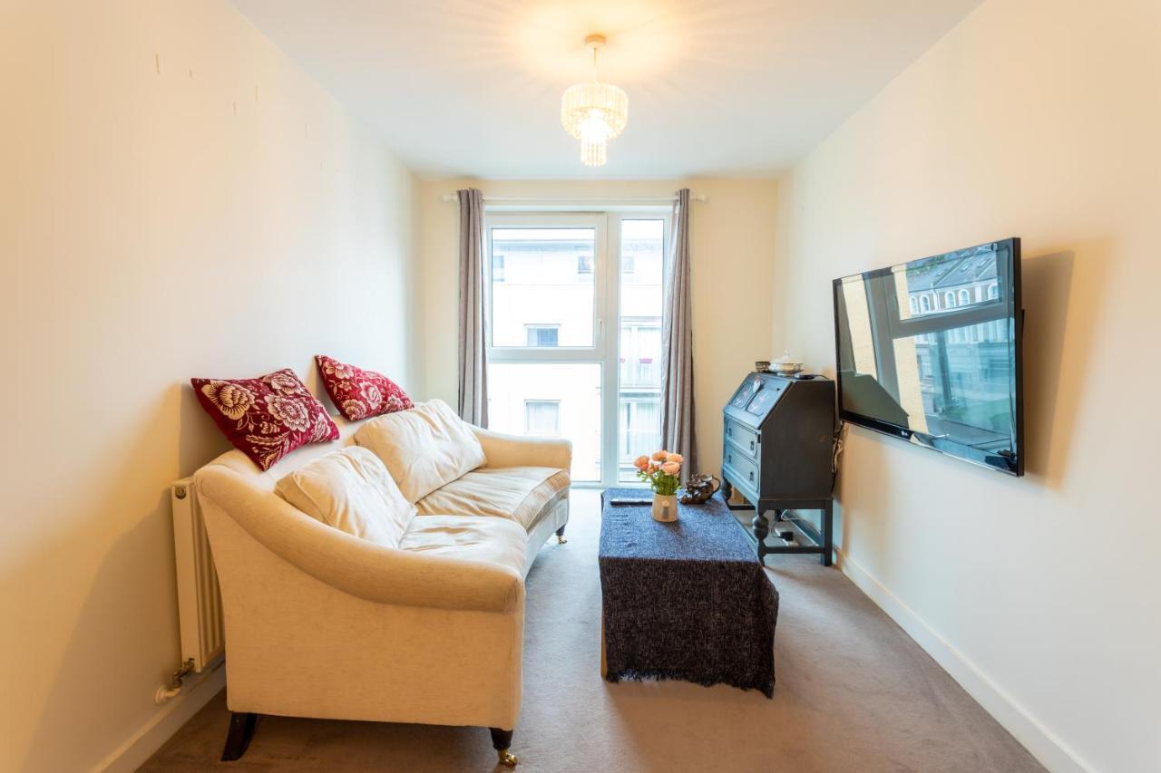 Amazing Modern 2 Bedroom Flat In Greenwich For 4 People London Bagian luar foto